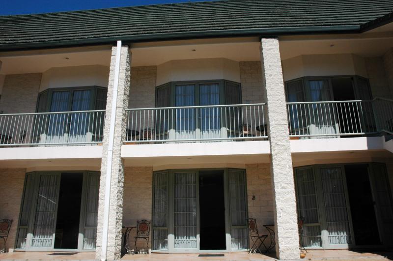 Colonial 4*